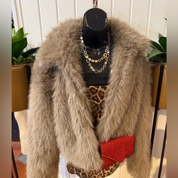 Luxurious Faux Fur Teddy Jacket - Tan - Picture 4 of 5